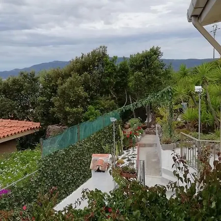 Attico Bouganville דירה
